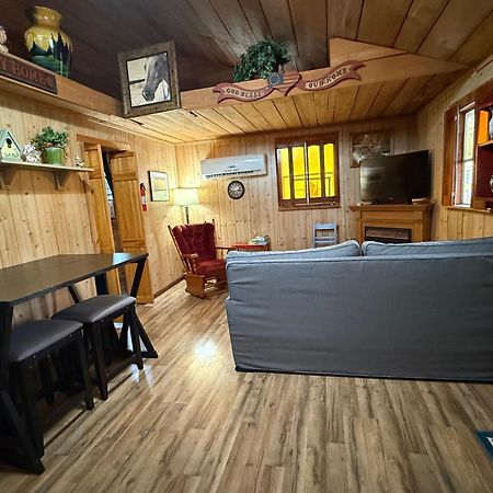 Cozy Cabin Walking Distance To Parkway! Pigeon Forge Exterior foto